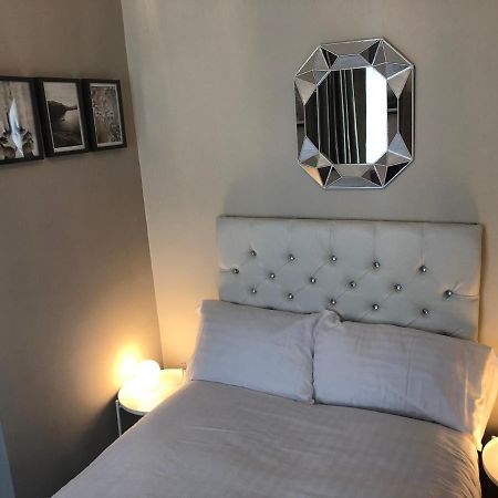 ليفربول 3 Double Bed Brittania Styled Central Home Near Lfc Sleeps 6 With Free Business Super Fast Fibre Broadband المظهر الخارجي الصورة