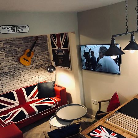 ليفربول 3 Double Bed Brittania Styled Central Home Near Lfc Sleeps 6 With Free Business Super Fast Fibre Broadband المظهر الخارجي الصورة