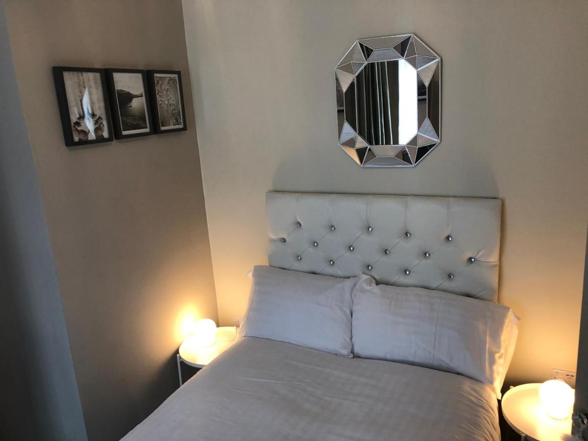 ليفربول 3 Double Bed Brittania Styled Central Home Near Lfc Sleeps 6 With Free Business Super Fast Fibre Broadband المظهر الخارجي الصورة
